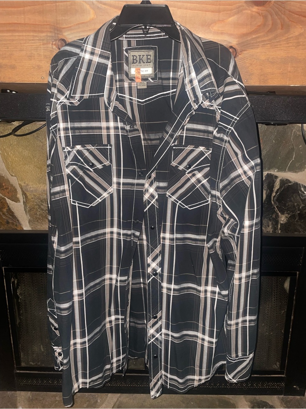 BKE Men’s Black & White Plaid Long-Sleeve Button-Down Shirt